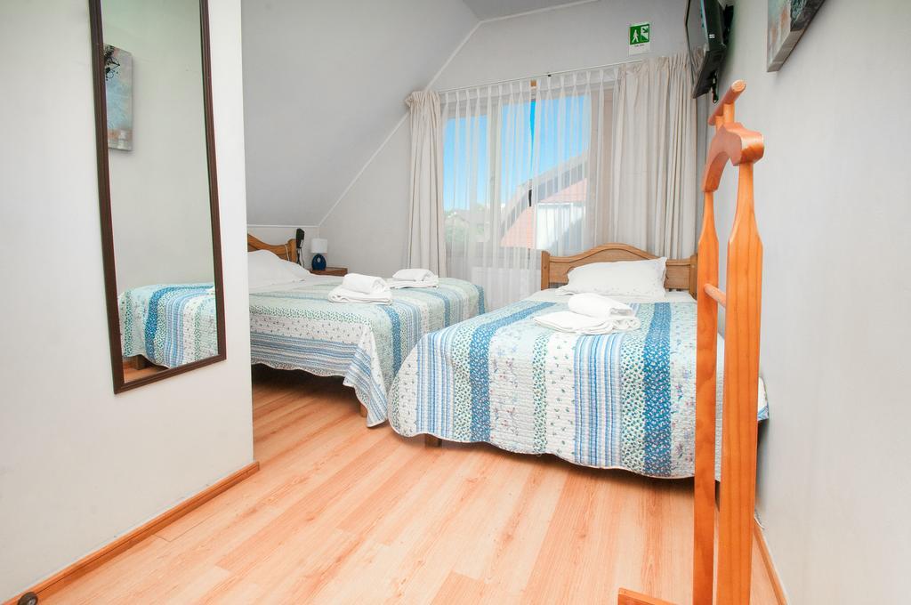 تيموكو Hostal Y Departamentos Alcala الغرفة الصورة