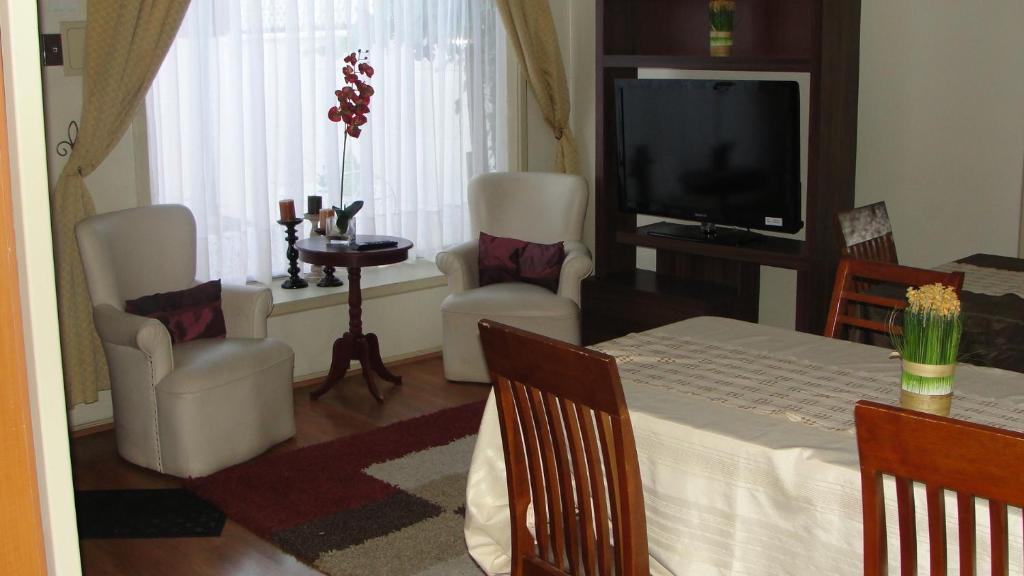 تيموكو Hostal Y Departamentos Alcala المظهر الخارجي الصورة