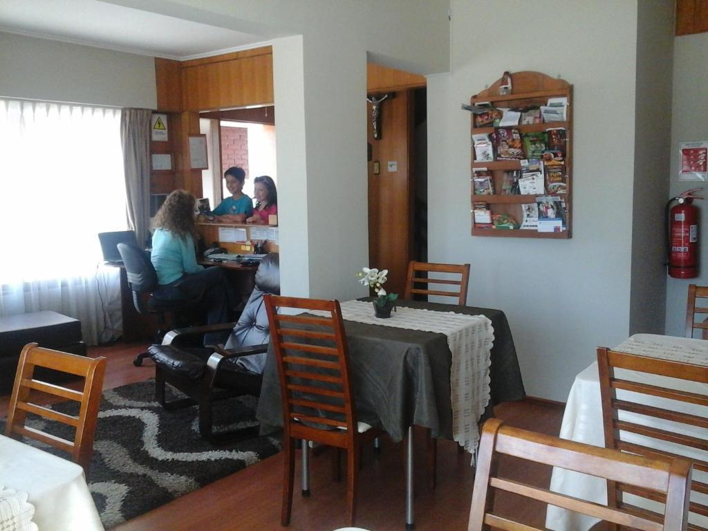 تيموكو Hostal Y Departamentos Alcala المظهر الخارجي الصورة